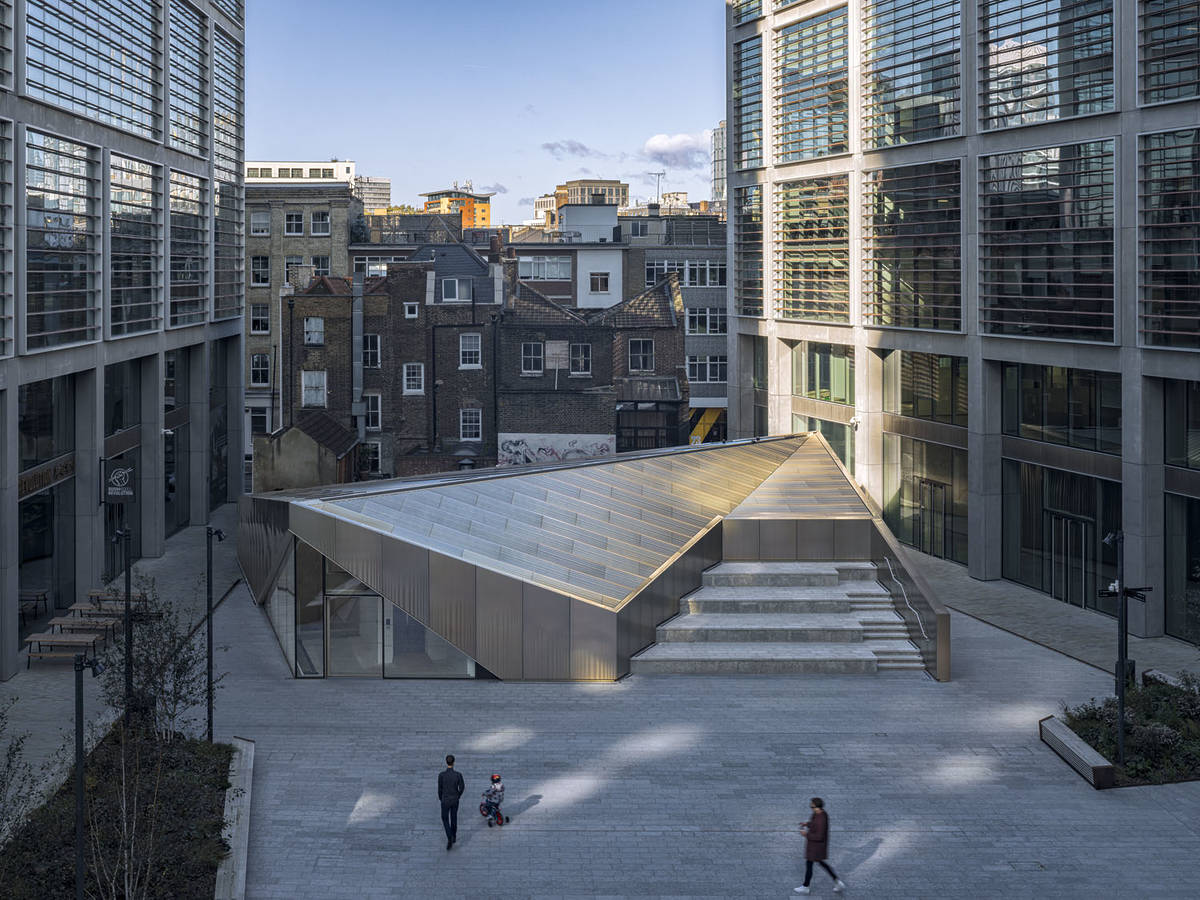 Exterior to the Shakespeare Museum